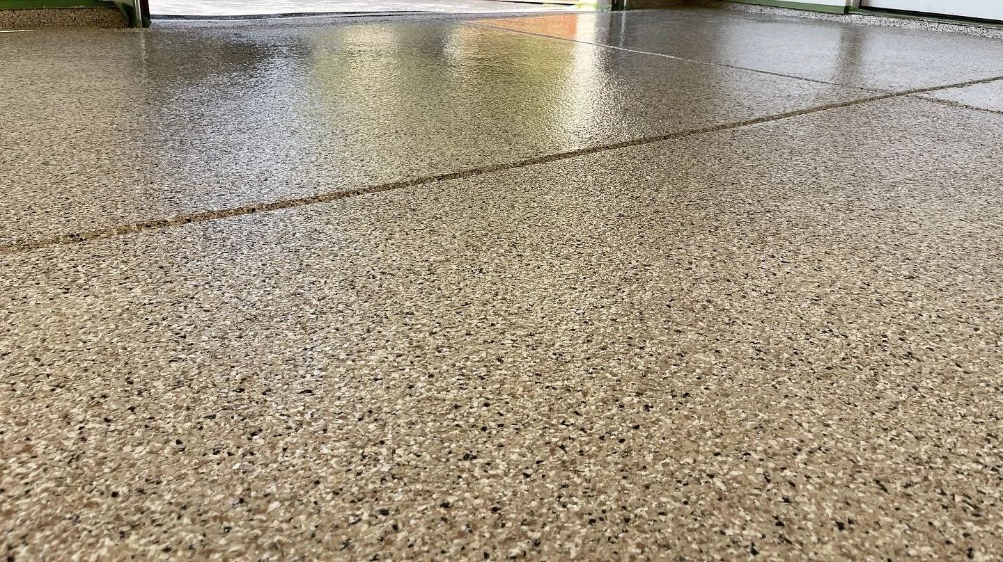 Epoxy flake garage floor in Los Lunas, NM